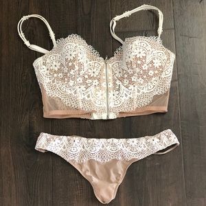 Victoria’s Secret lingerie set! ✨